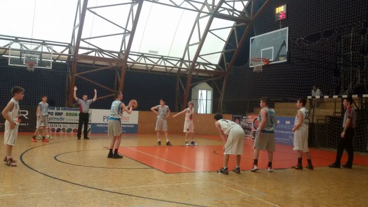 mlađi pioniri 2 od 2 košarkaški klub sava
